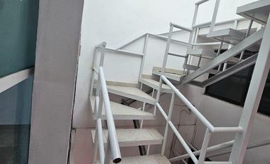 EDIFICIO EN VENTA O EN RENTA, CALLE 12 DE OCTUBRE, MUY CERCA A LA AV. JUAREZ, PACHUCA, HGO.