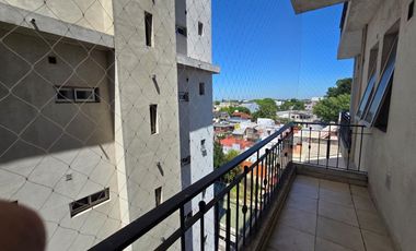 Departamento en alquiler de un ambiente con placard en Caseros,