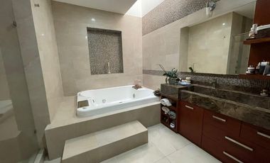 Casa en venta en Jardines del Campestre