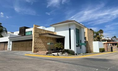 Casa en venta en Jardines del Campestre