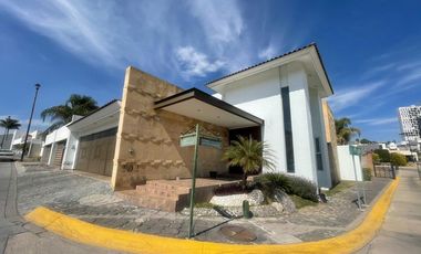 Casa en venta en Jardines del Campestre