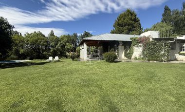 Alquiler Temporario - Casa Quinta con Pileta y Costa de Río - General Roca A001