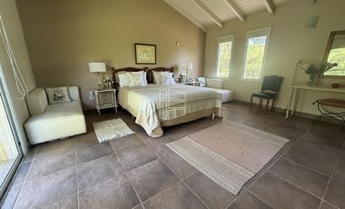 Alquiler Temporario - Casa Quinta con Pileta y Costa de Río - General Roca A001