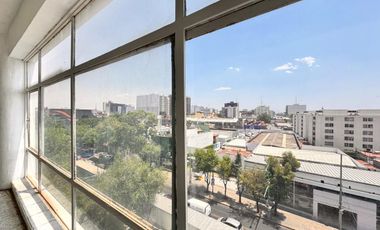 RENTA DE OFICINA EN ESQUINA EN EJE CENTRAL AV. LAZARO CARDENAS ZONA CENTRO