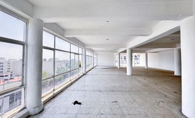 RENTA DE OFICINA EN ESQUINA EN EJE CENTRAL AV. LAZARO CARDENAS ZONA CENTRO