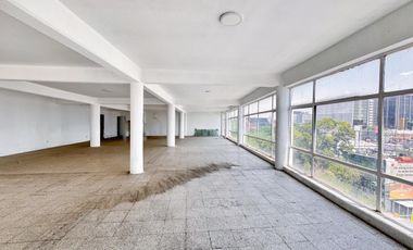 RENTA DE OFICINA EN ESQUINA EN EJE CENTRAL AV. LAZARO CARDENAS ZONA CENTRO