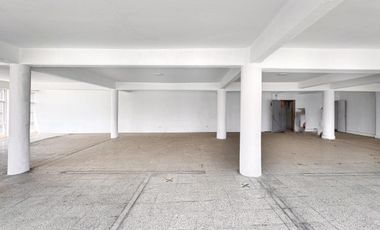 RENTA DE OFICINA EN ESQUINA EN EJE CENTRAL AV. LAZARO CARDENAS ZONA CENTRO