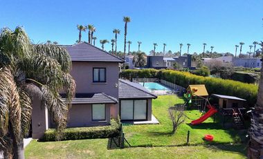 2 lotes venta Casa en San Marino (Funes Hills)