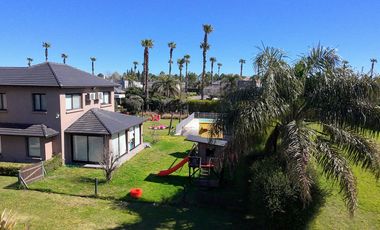 2 lotes venta Casa en San Marino (Funes Hills)