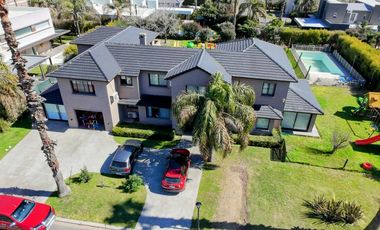 2 lotes venta Casa en San Marino (Funes Hills)