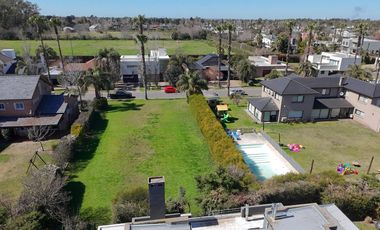 2 lotes venta Casa en San Marino (Funes Hills)