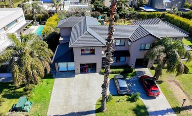 2 lotes venta Casa en San Marino (Funes Hills)