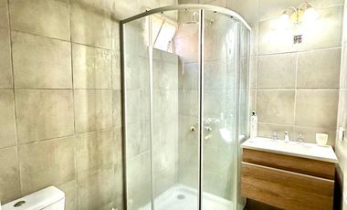 DEPARTAMENTO EN PH PLANTA ALTA TRES AMBIENTES AL CONTRAFRENTE CON PATIO