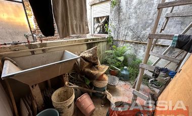 DEPARTAMENTO EN PH PLANTA ALTA TRES AMBIENTES AL CONTRAFRENTE CON PATIO