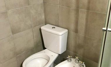 DEPARTAMENTO EN PH PLANTA ALTA TRES AMBIENTES AL CONTRAFRENTE CON PATIO