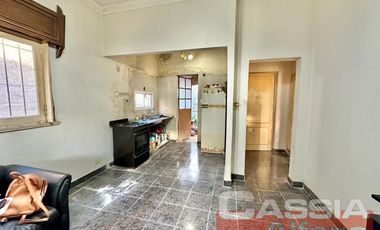 DEPARTAMENTO EN PH PLANTA ALTA TRES AMBIENTES AL CONTRAFRENTE CON PATIO