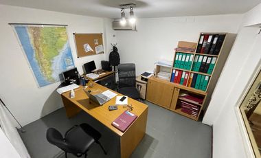 Excelente local sobre Ruta 8 con gran depósito. Venta con Renta hasta Enero de 2026