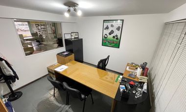 Excelente local sobre Ruta 8 con gran depósito. Venta con Renta hasta Enero de 2026