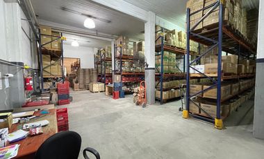 Excelente local sobre Ruta 8 con gran depósito. Venta con Renta hasta Enero de 2026