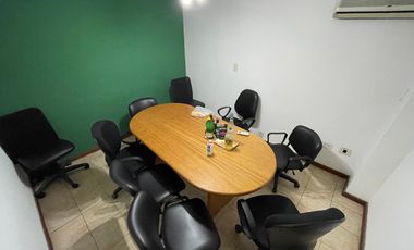 Excelente local sobre Ruta 8 con gran depósito. Venta con Renta hasta Enero de 2026