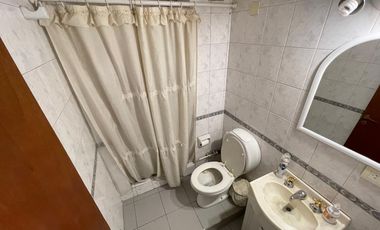 Excelente local sobre Ruta 8 con gran depósito. Venta con Renta hasta Enero de 2026