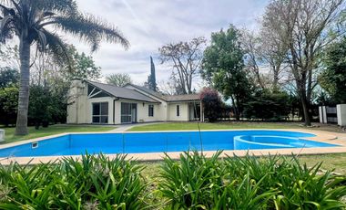 vendo Casa quinta en Funes