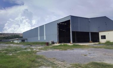 TERRENO EN RENTA CON OFICINAS EN SALINAS VICTORIA NL