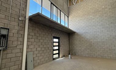 Renta de Bodega Industrial por Carr. a Cd.Cuahútemoc, Armmal