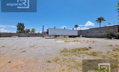 TERRENO EN RENTA BARDEADO CON BODEGA SOBRE LOMBARDO TOLEDANO