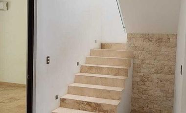 Casa en renta en Privada Kutz, Yucatán Country Club