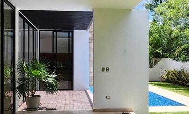 Casa en renta en Privada Kutz, Yucatán Country Club