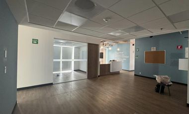 TORRE EXERTIA, Oficina en RENTA de 654 m2 en el piso 21, vista al mar y a la ciudad