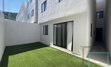CASA EN RENTA FRACCIONAMIENTO MONTELLAN ZONA CARRETERA NACIONAL MONTERREY