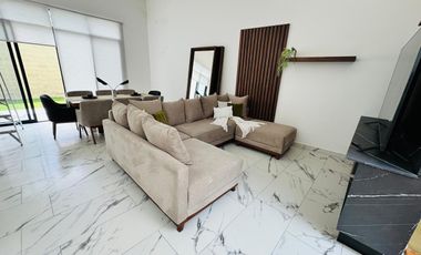 Casa en venta en PUNTA DEL ESTE con recamara en planta baja