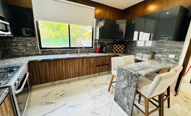 Casa en venta en PUNTA DEL ESTE con recamara en planta baja