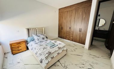 Casa en venta en PUNTA DEL ESTE con recamara en planta baja