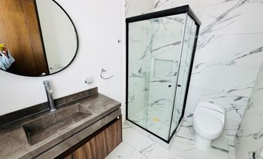 Casa en venta en PUNTA DEL ESTE con recamara en planta baja