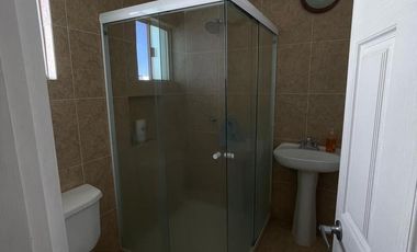 CASA EN RENTA AMUEBLADA, FRACC. BANUS, SAN AGUSTIN TLAXIACA