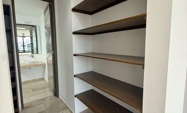 CASA EN VENTA EN PRIVADA TAMORA CONKAL, CON PANELES SOLARES.