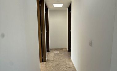 CASA EN VENTA EN PRIVADA TAMORA CONKAL, CON PANELES SOLARES.