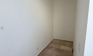 CASA EN VENTA EN PRIVADA TAMORA CONKAL, CON PANELES SOLARES.