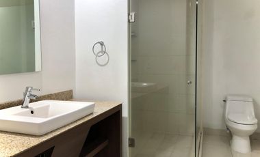 Muy cerca Plaza Sania, 132 M2, 2 recámaras, 2 baños, 2 autos, alberca, gym