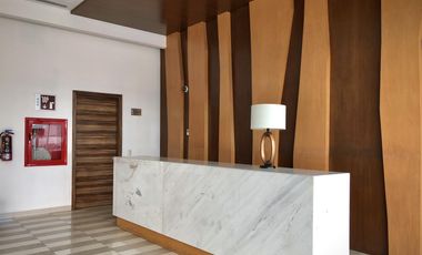 Muy cerca Plaza Sania, 132 M2, 2 recámaras, 2 baños, 2 autos, alberca, gym