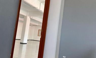 Bodega de 352 m2 con 3 cubiculos en renta, Tacubaya. Periférico y Viaducto