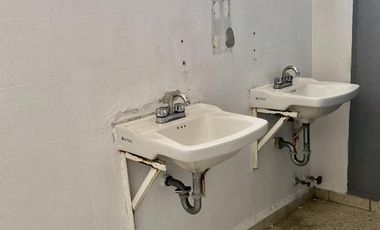 Bodega de 352 m2 con 3 cubiculos en renta, Tacubaya. Periférico y Viaducto