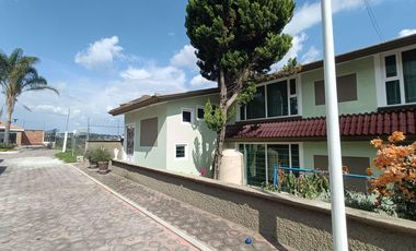 Casa en renta con cuatro habitaciones y jardín en Tizatlan, Tlaxcala.