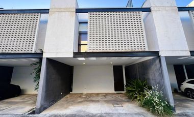 Townhouse de Lujo en Renta, Privada Natuur,Montebello,2hab,2,5baños,rooftop