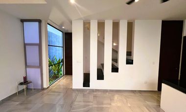 Townhouse de Lujo en Renta, Privada Natuur,Montebello,2hab,2,5baños,rooftop