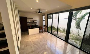 Townhouse de Lujo en Renta, Privada Natuur,Montebello,2hab,2,5baños,rooftop