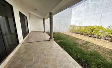 Casa  en renta en Camino Real y Zavaleta